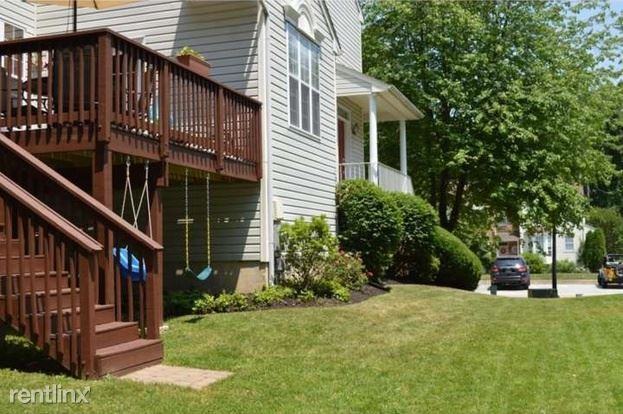 240 Cayman Ct - Photo 3 of 17