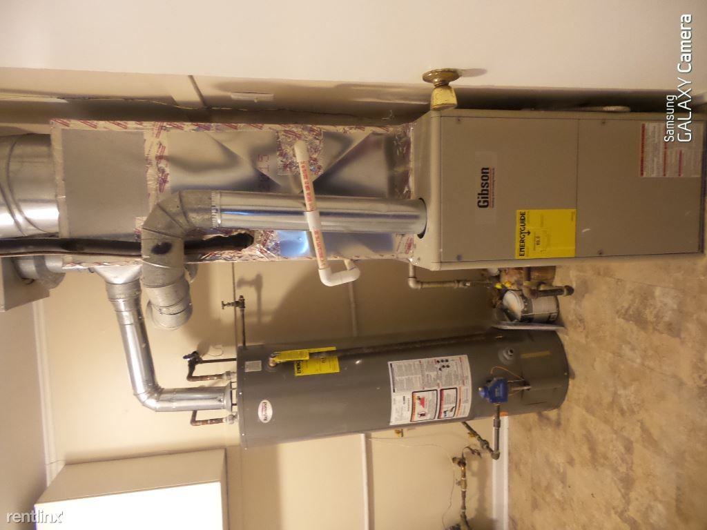 322 Merrimac St - Photo 3 of 10