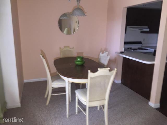 3561 Tall Pine Way #D2 - Photo 3 of 10