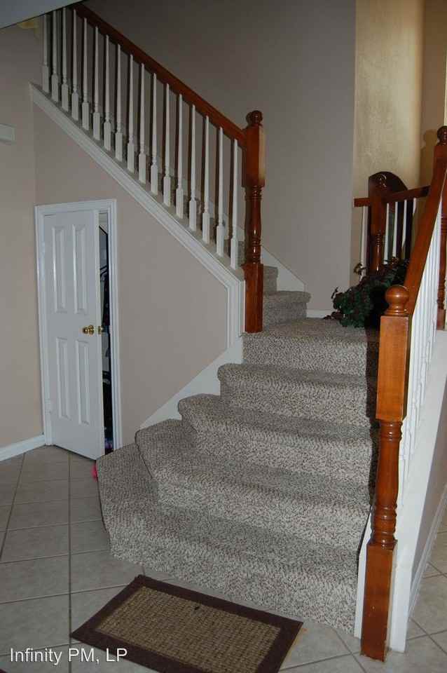 3917 Indian Oaks Ln - Photo 3 of 15