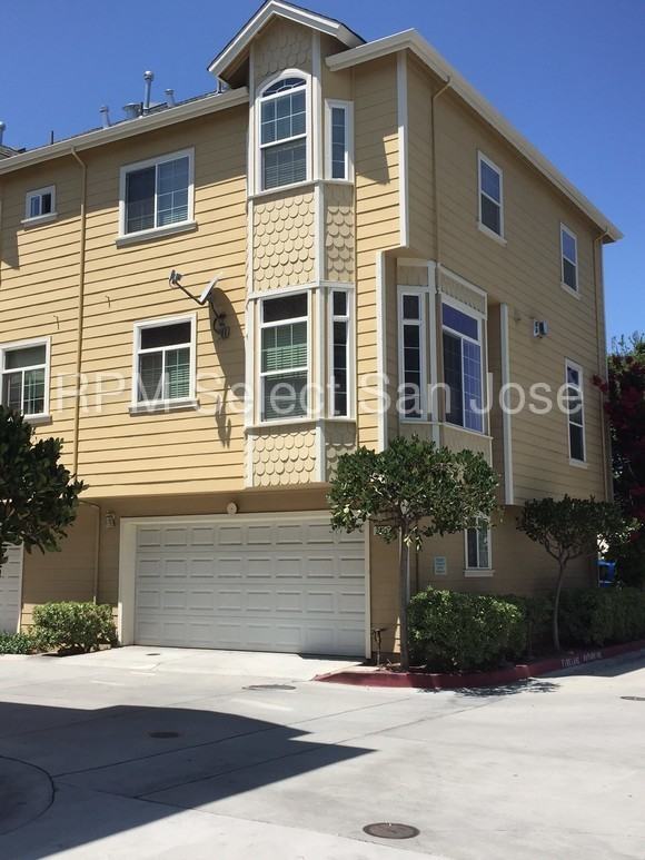 2421 Falk Ct - Photo 2 of 18