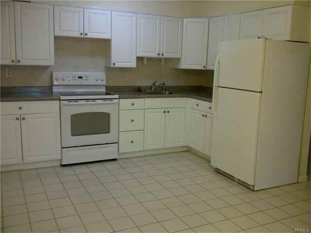 1094 Midland Ave - Photo 2 of 13