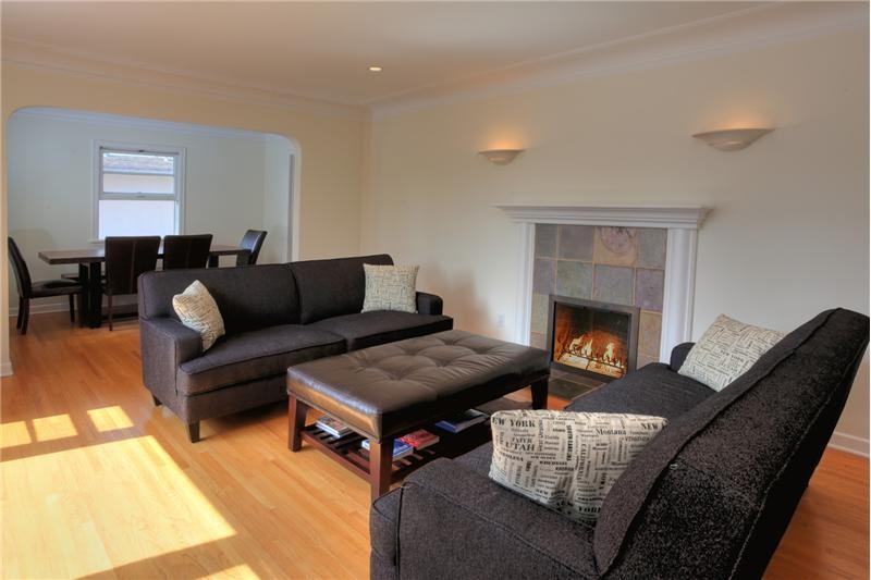 2625 Samarkand Dr - Photo 2 of 18