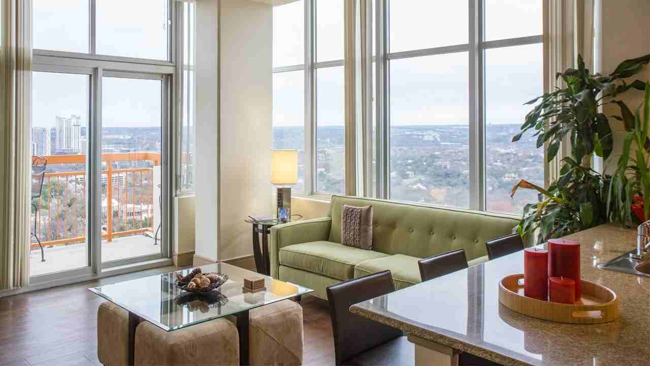 2101 Rio Grande St - Photo 2 of 9