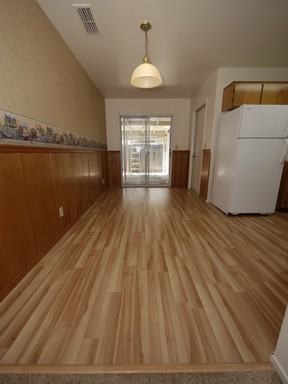 246 Stonybrook Dr - Photo 3 of 12