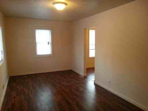 111 Vincent Ave - Photo 2 of 6