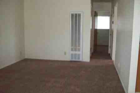 22177 Rio Vista St - Photo 3 of 8