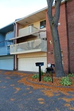 585 Maple Park Dr - Photo 3 of 20
