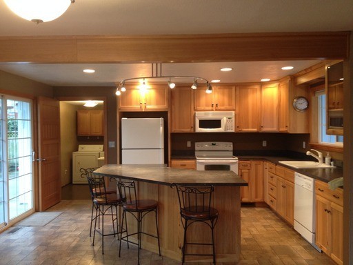 1225 Loraine St - Photo 2 of 12