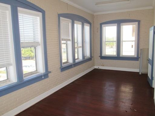 241 E Park Ave - Photo 2 of 13