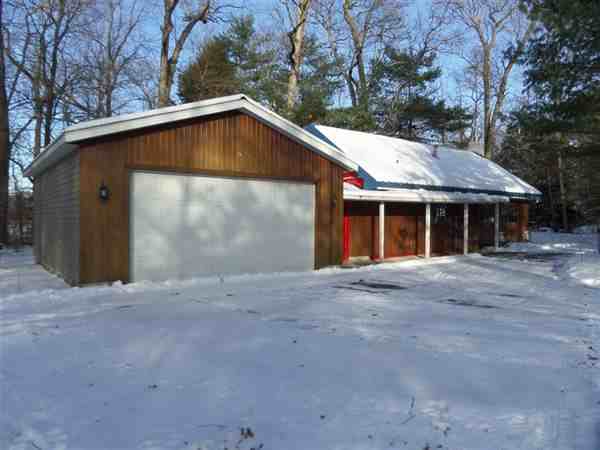 15585 Lake Ave - Photo 2 of 17