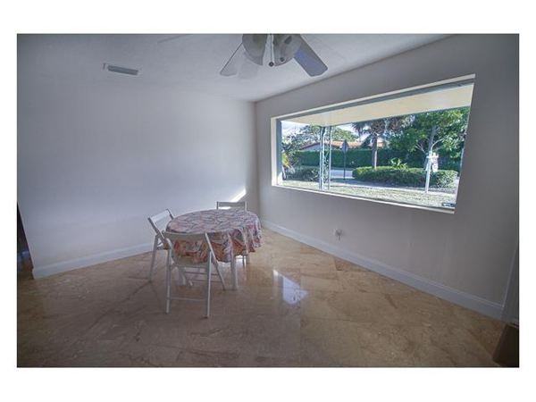 927 W Royal Palm Rd - Photo 3 of 6