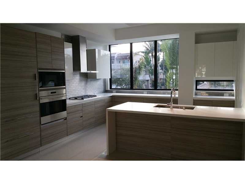 22-598 Hendricks Isle #202 - Photo 3 of 8