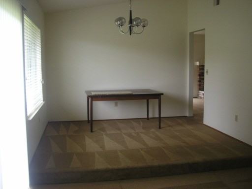 1201 Hampshire Ct - Photo 2 of 6