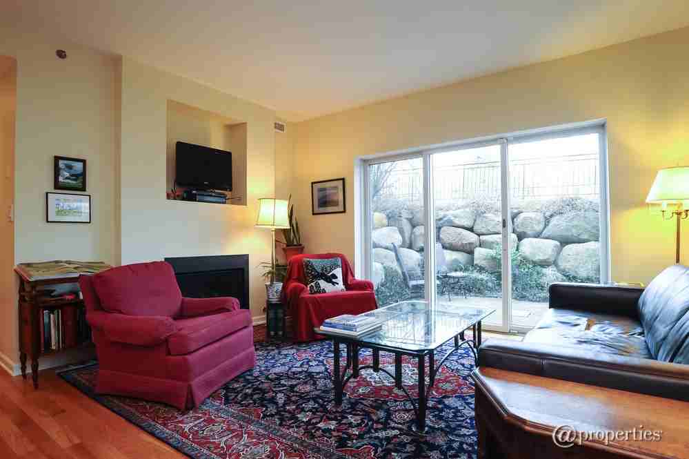 450 Green Bay Rd #1A - Photo 2 of 10