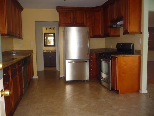 3039 51st St - Photo 3 of 10