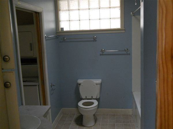 201 Mills Ave - Photo 3 of 4