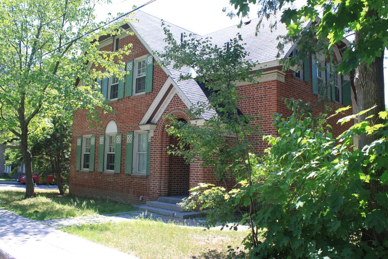 31 MacKay St - Photo 3 of 11