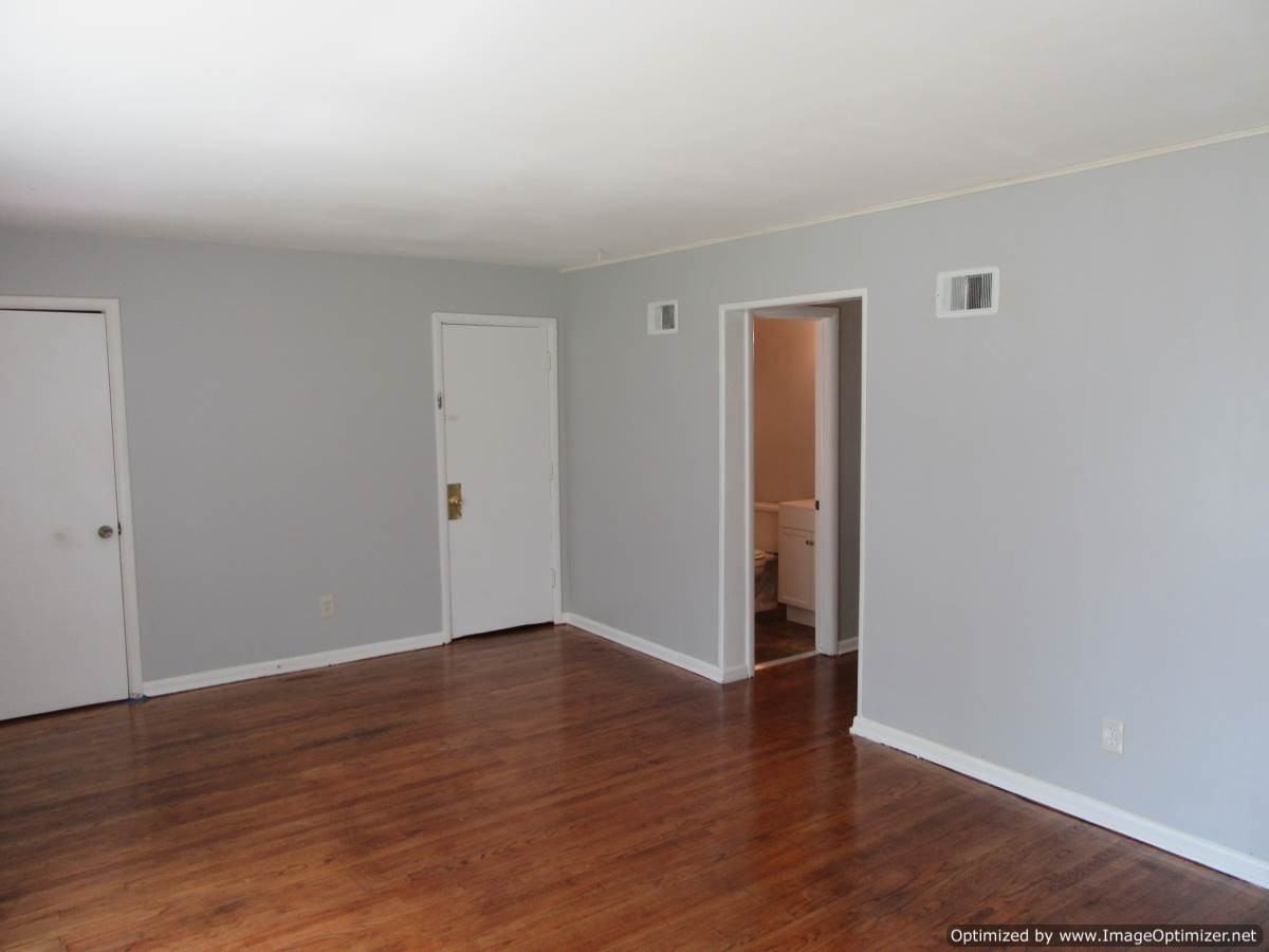 1122 E 65th St - Photo 2 of 9