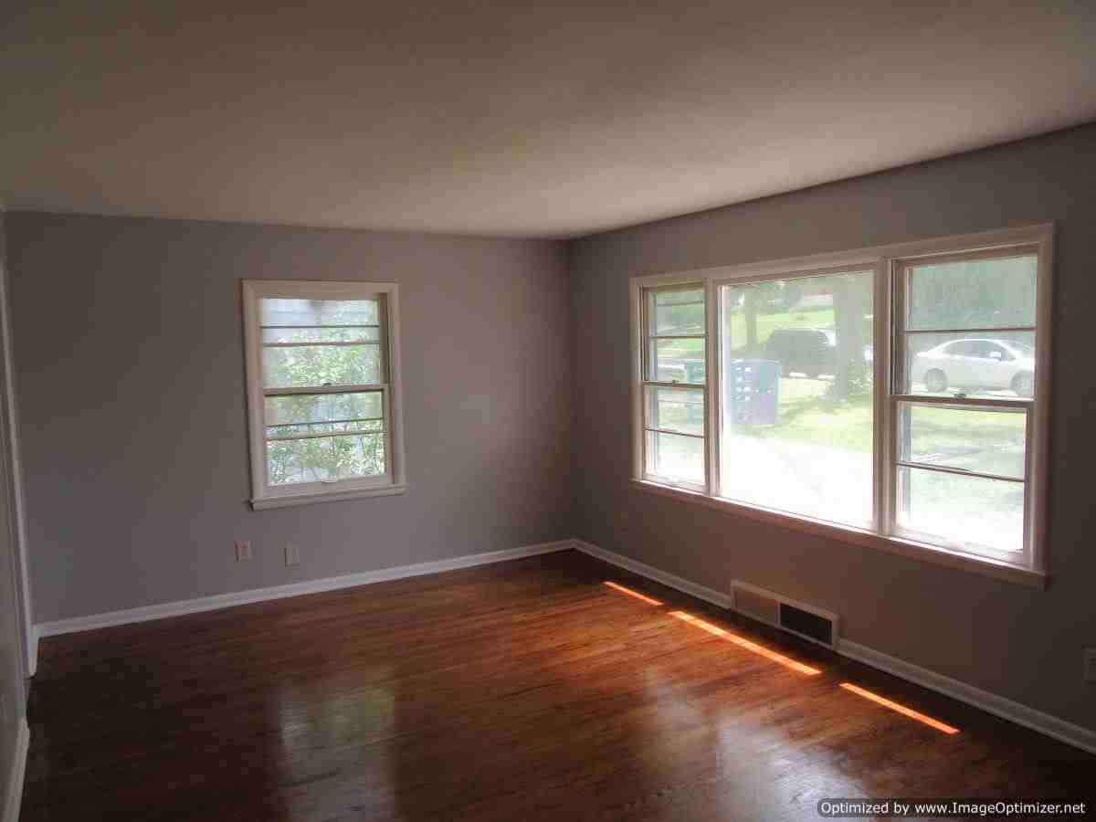 1122 E 65th St - Photo 3 of 9