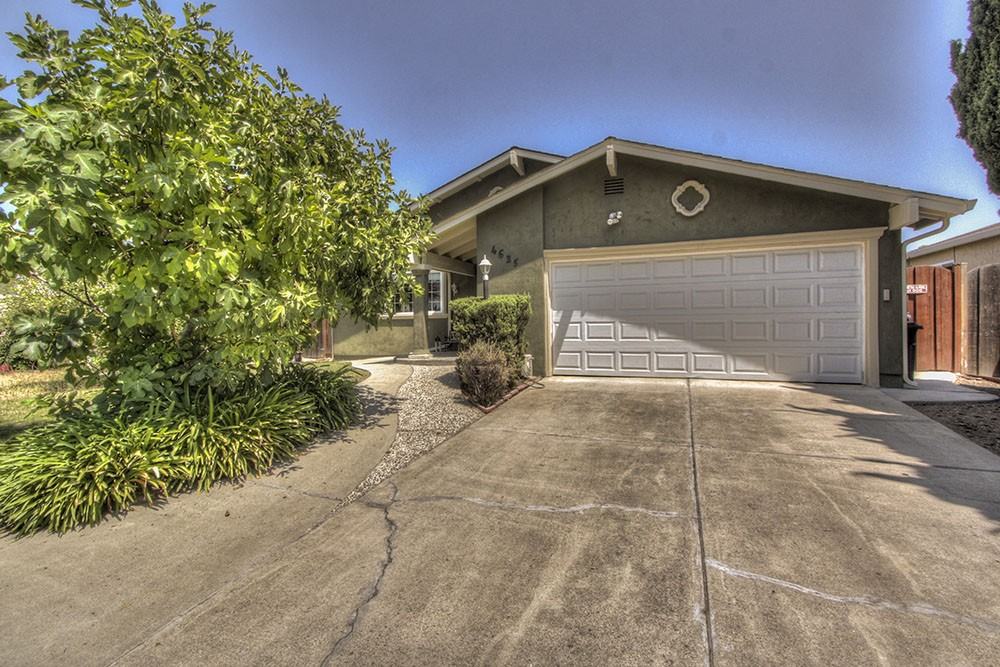 4625 Holycon Cir - Photo 2 of 27