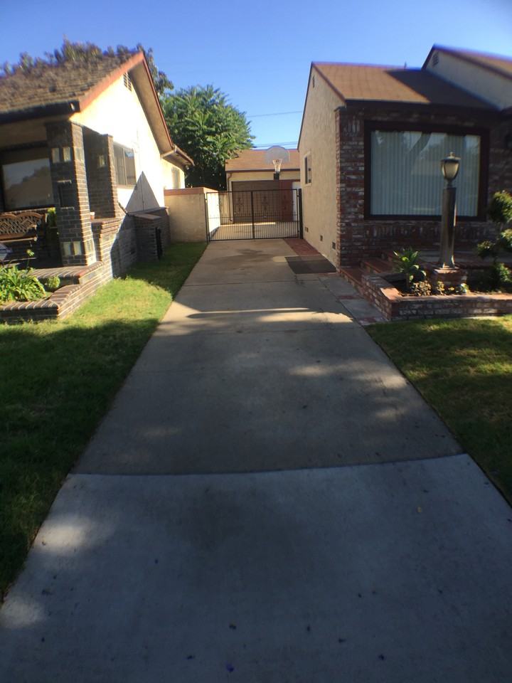 336 E Janice St - Photo 2 of 32