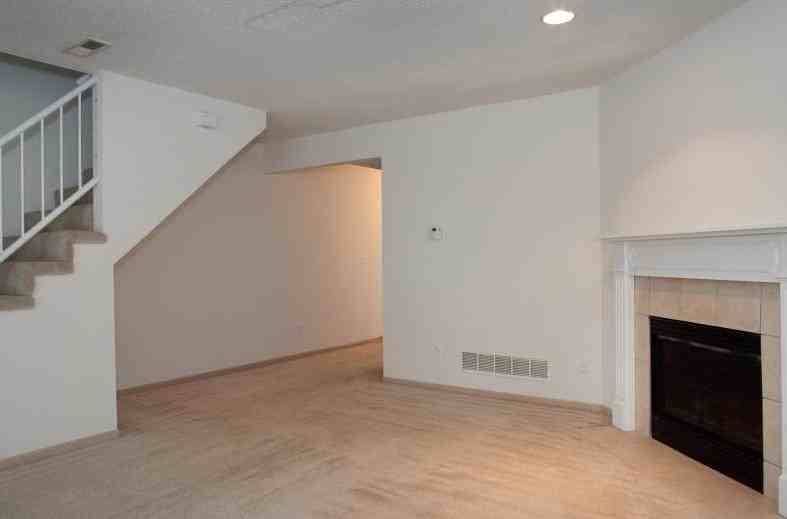 1006 Garden Dr - Photo 2 of 6