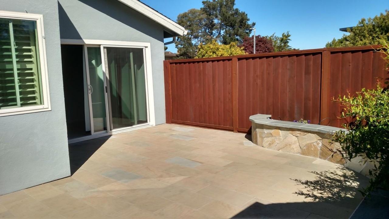 778 Comet Dr - Photo 3 of 9