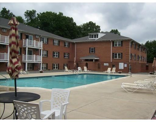 10 Leonard Rd #10 - Photo 2 of 7