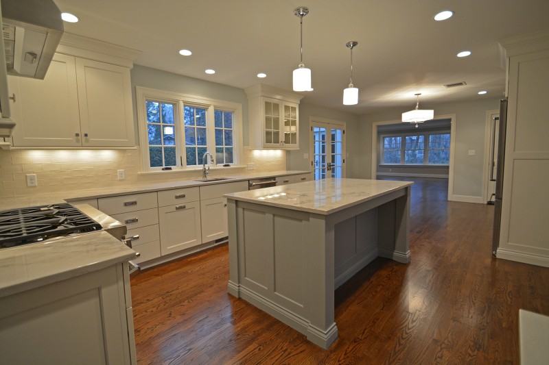 142 Oakwood Dr - Photo 3 of 14
