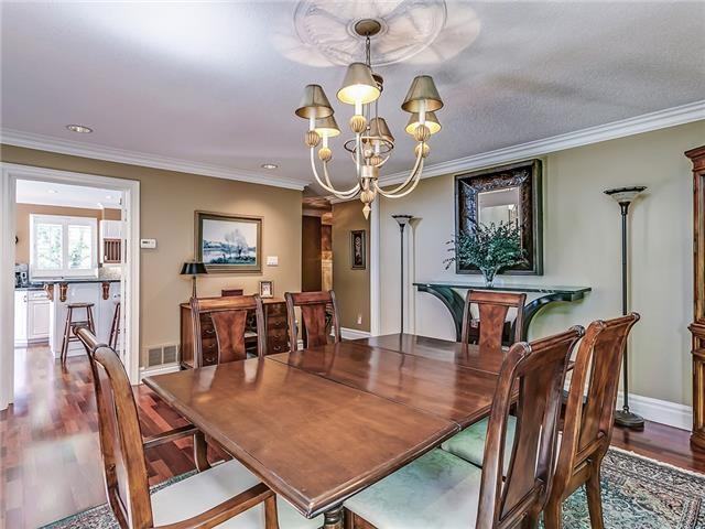 196 Romain Crescent - Photo 3 of 10