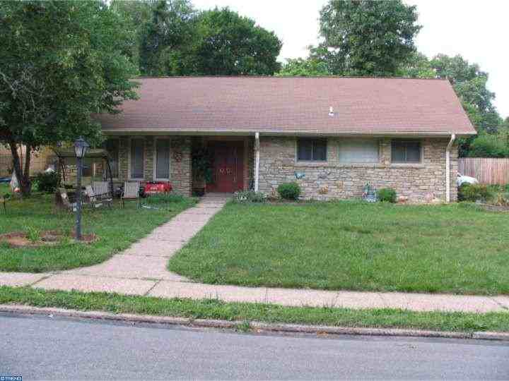 213 Waring Rd - Photo 2 of 8