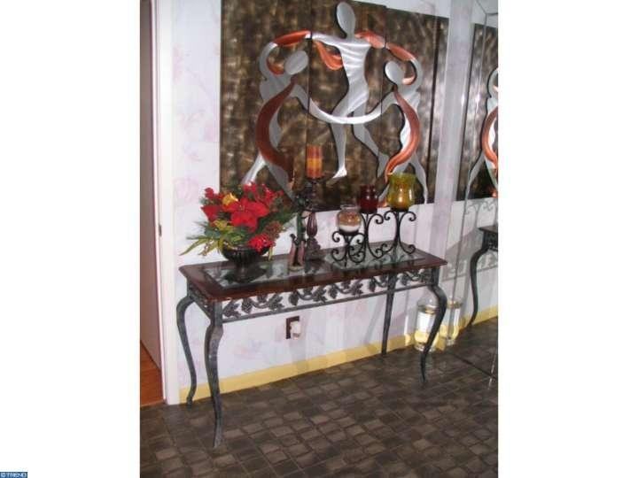 213 Waring Rd - Photo 3 of 8