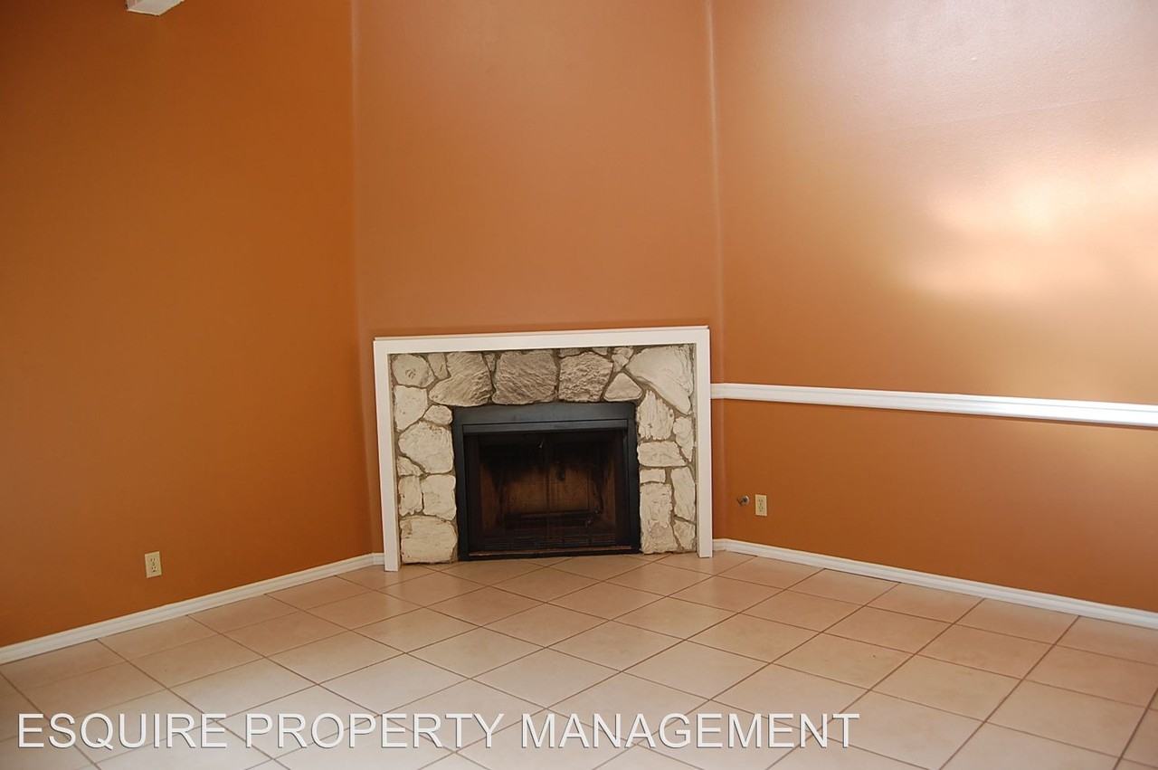 433 Percy St - Photo 2 of 18