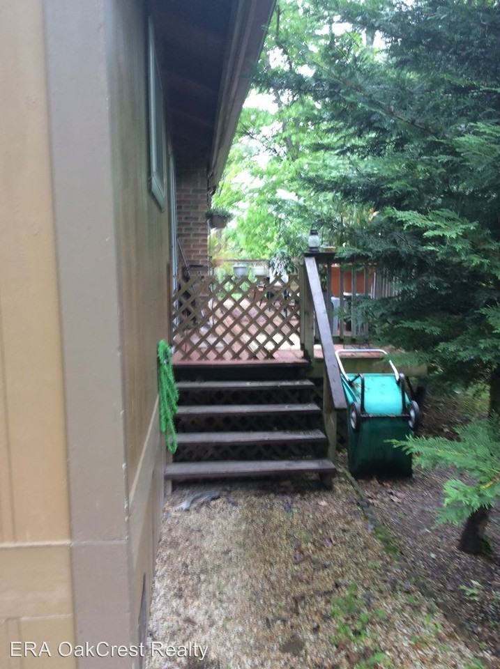 112 Greenwood Ct - Photo 2 of 8