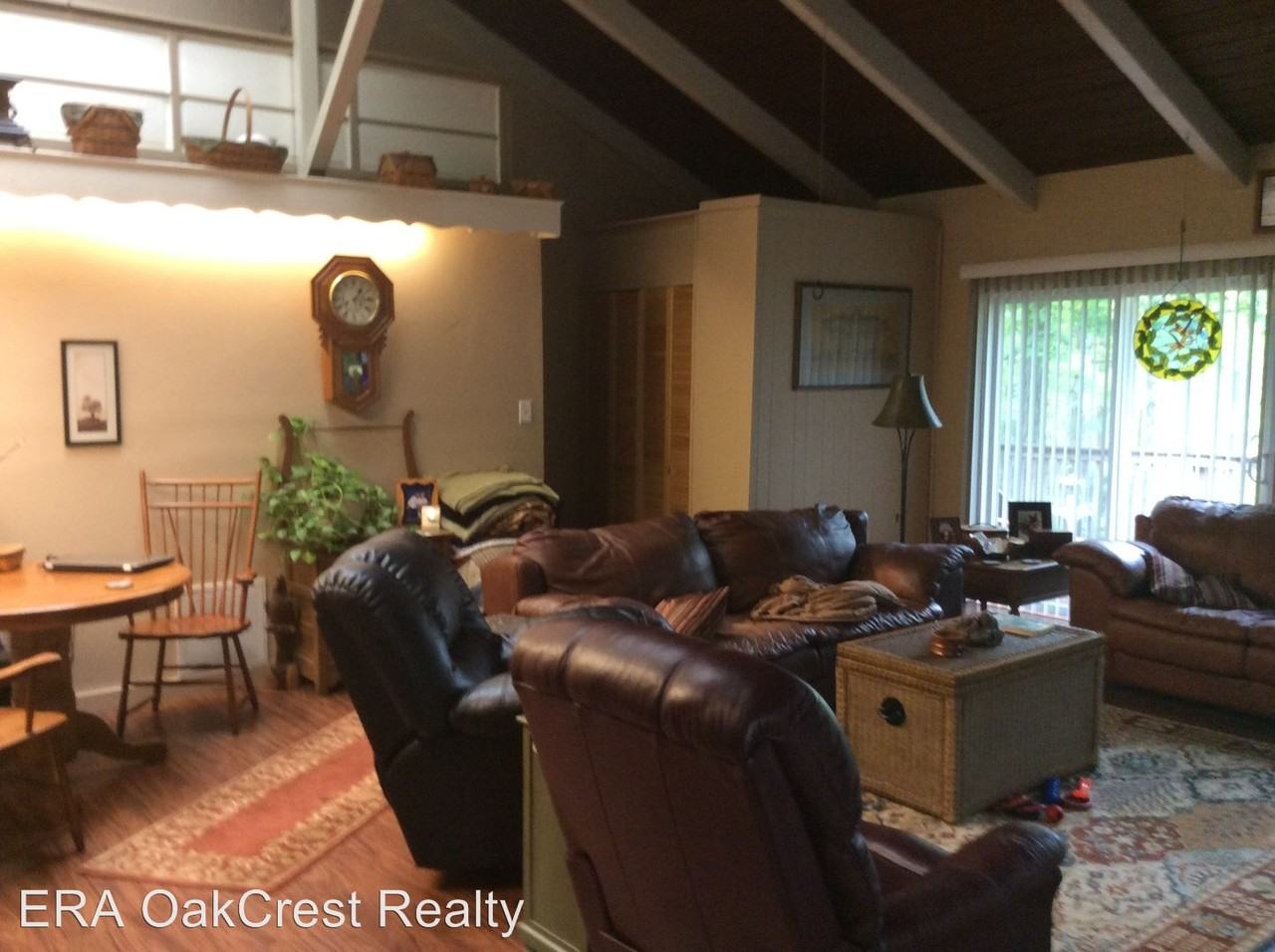 112 Greenwood Ct - Photo 3 of 8