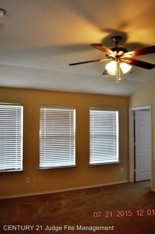 3816 Jade St - Photo 2 of 10