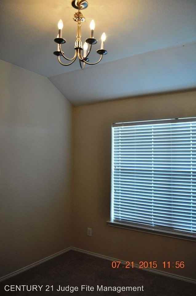 3816 Jade St - Photo 3 of 10