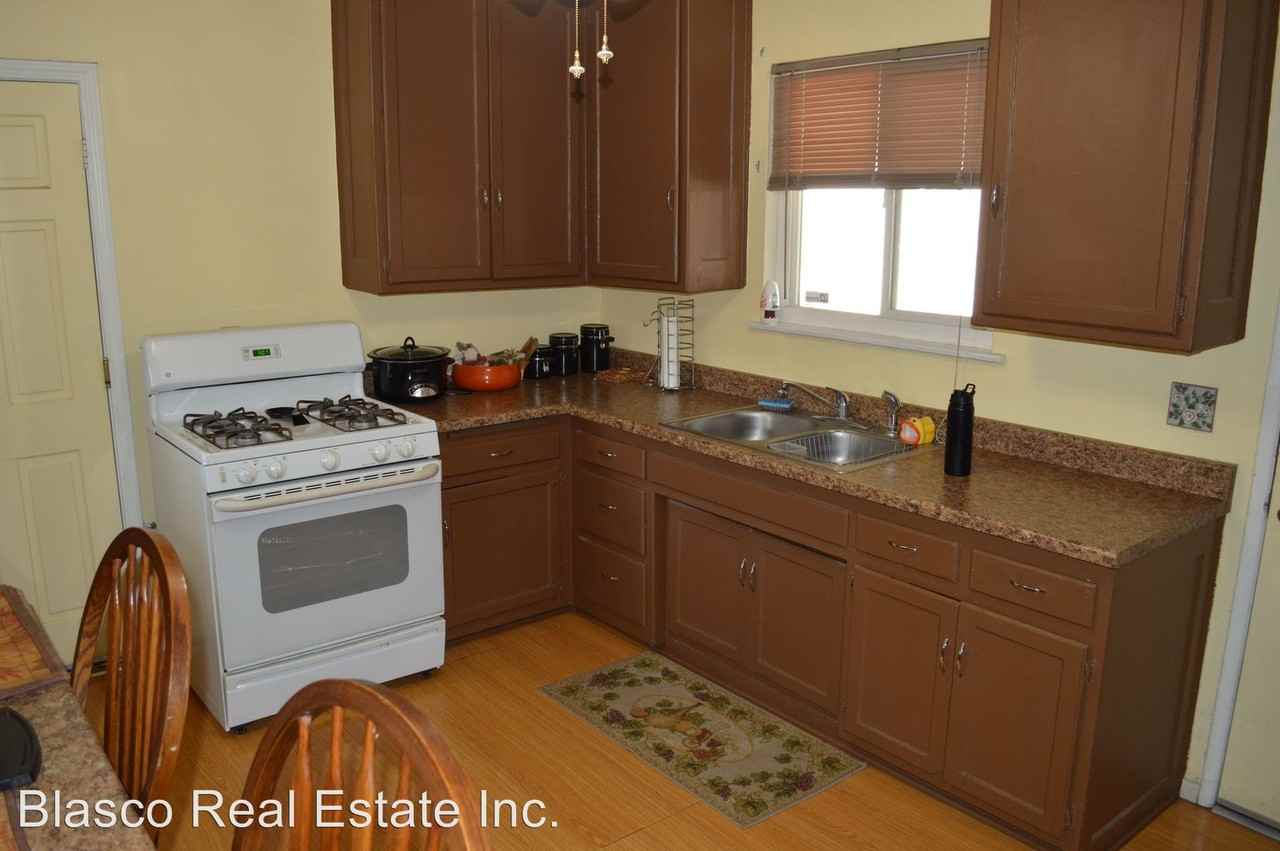 1584 W Evans St - Photo 2 of 10