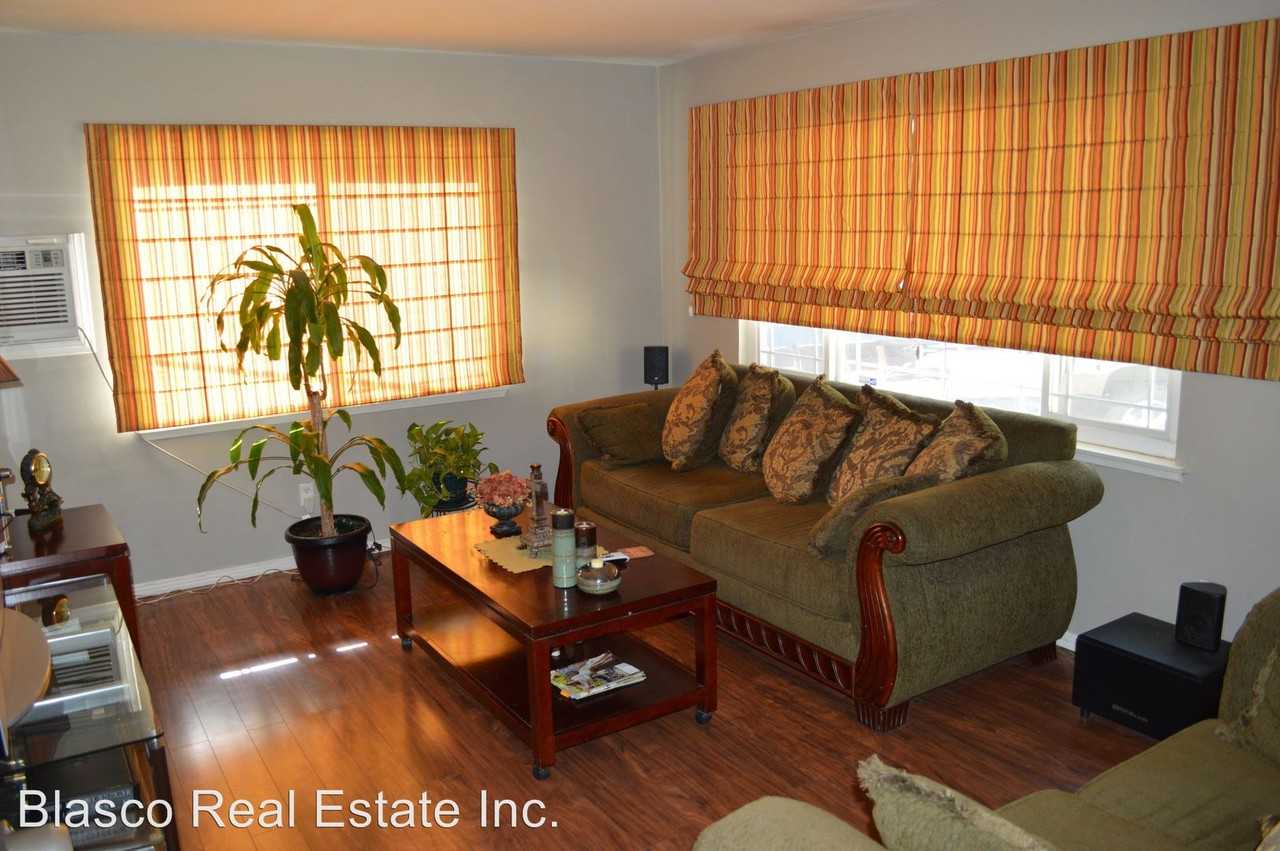 1584 W Evans St - Photo 3 of 10