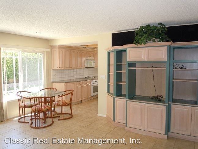 25389 Cariz Dr - Photo 3 of 14