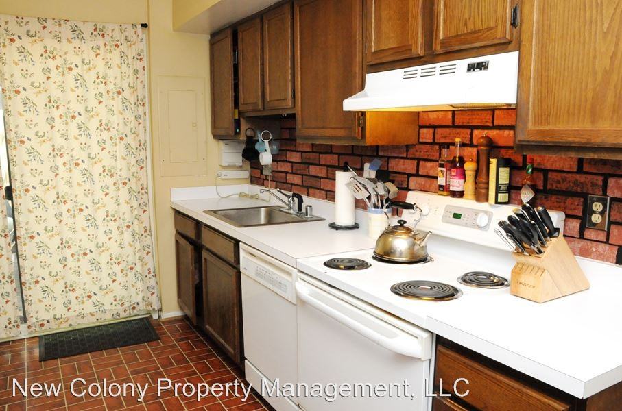 11259 Columbia Rd - Photo 2 of 14