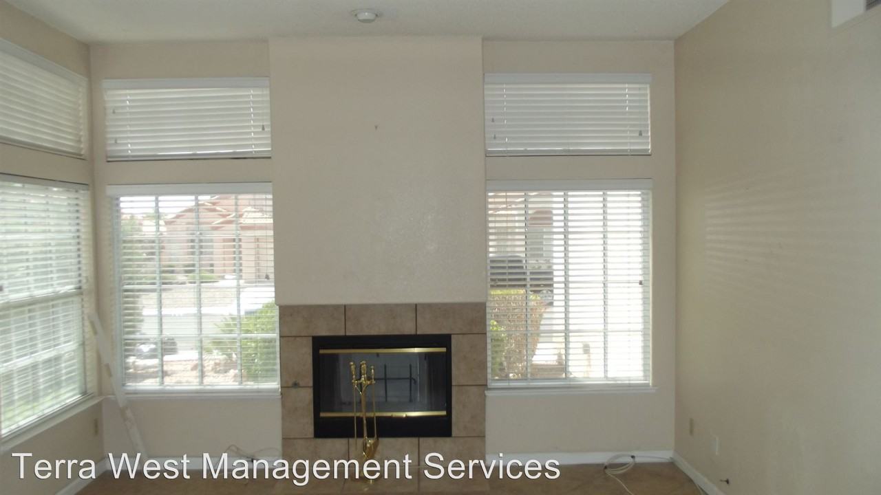 9824 Cross Creek Way - Photo 3 of 10