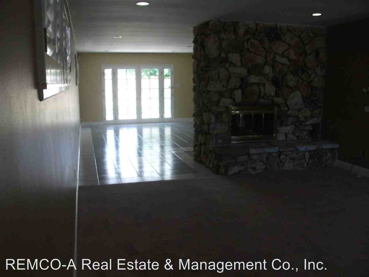 4149 Clubhouse Dr - Photo 3 of 24