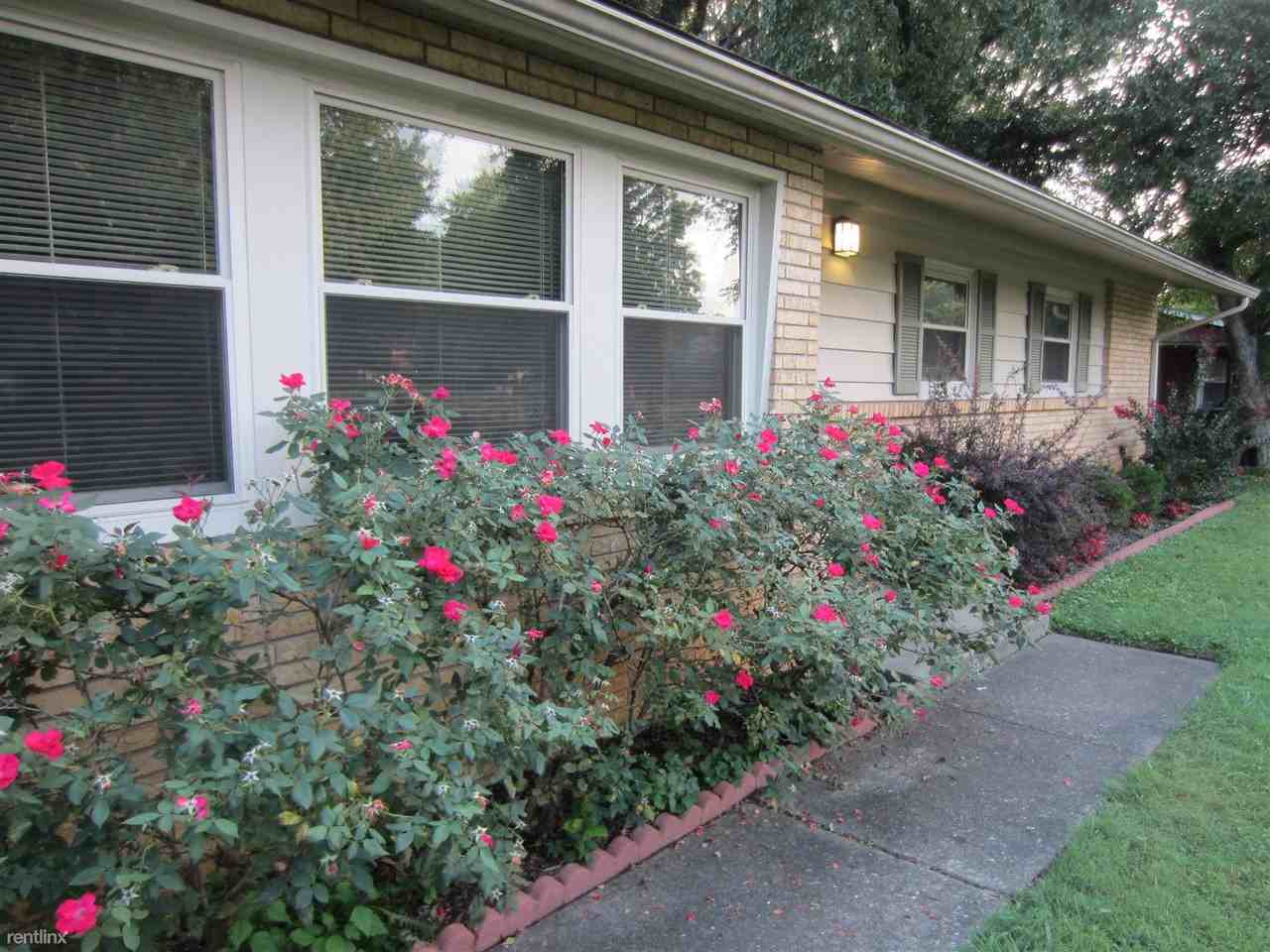 1720 Millgate Rd - Photo 2 of 10