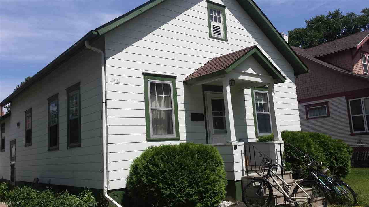 1109 4th Ave S - Photo 2 of 3