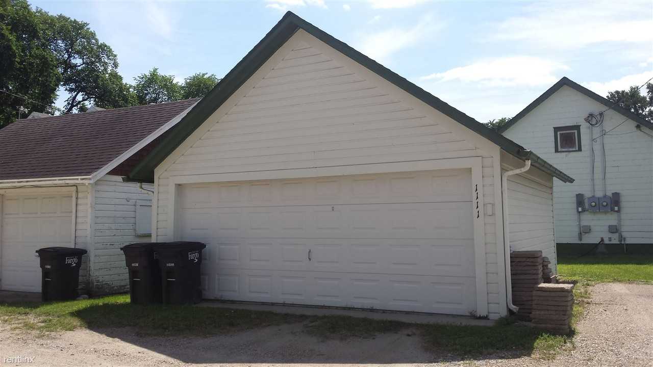 1109 4th Ave S - Photo 3 of 3