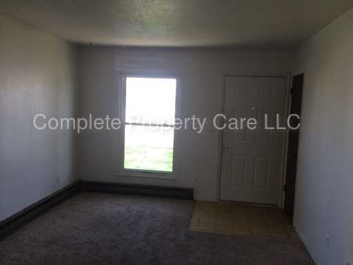 104 S Bradner Ave - Photo 2 of 8