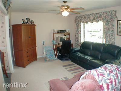 2513 Laredo St - Photo 3 of 5