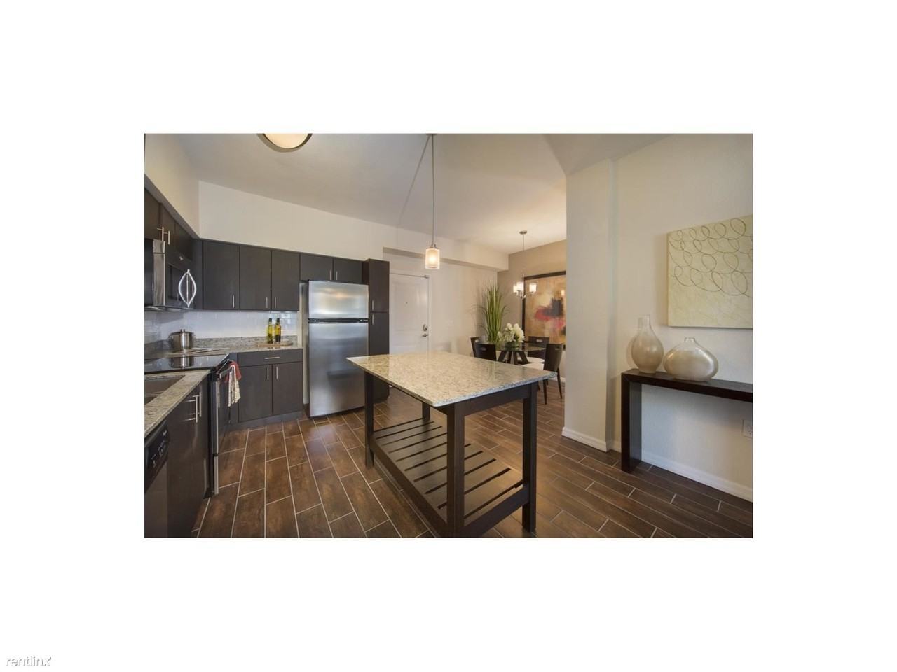 2263 Douglas Rd #828